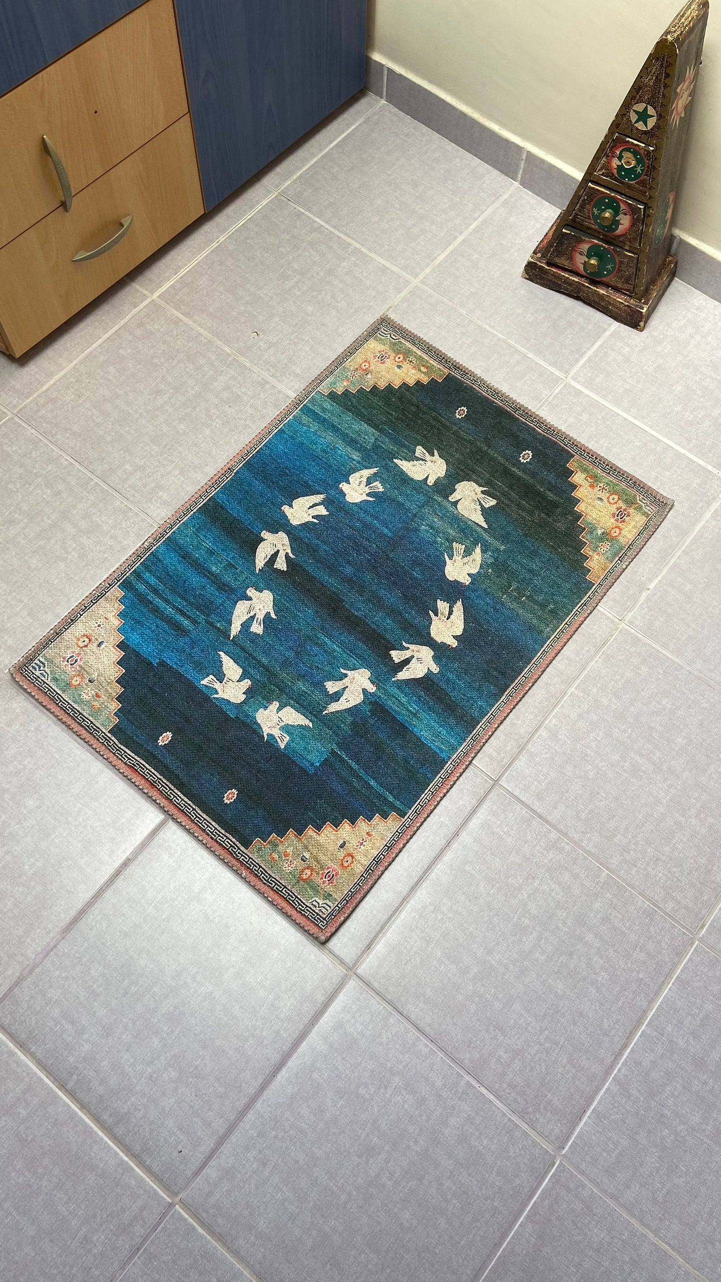 1'9 x 2'9 Blue and Beige Rug with Pigeons