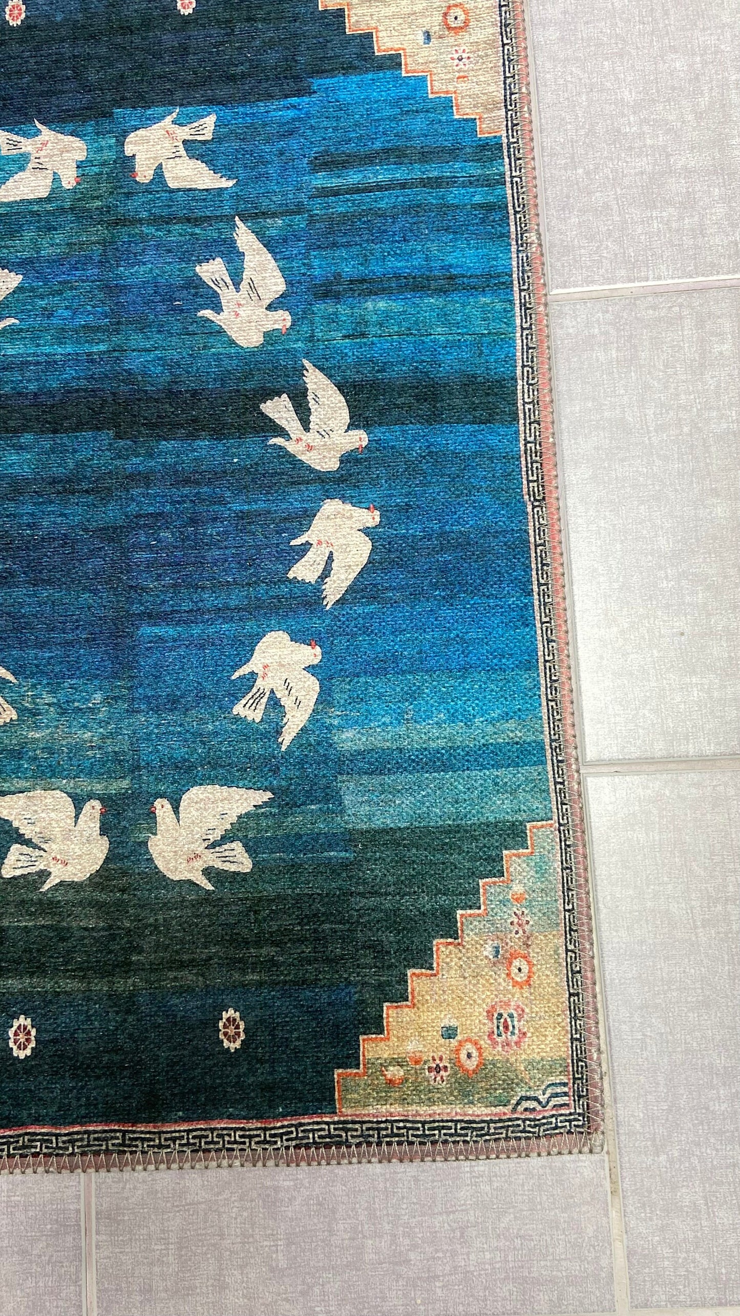 1'9 x 2'9 Blue and Beige Rug with Pigeons